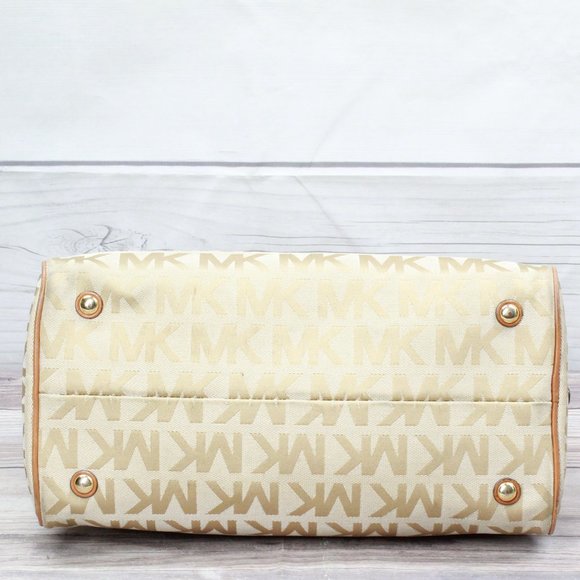 Michael Kors Women Brown Leather Lined Handbag - Picture 6 of 10